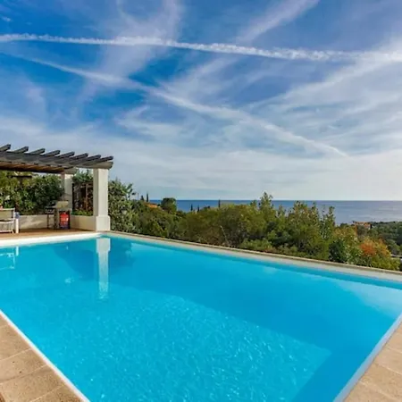 195m² Vue Parking Saint-Raphaël